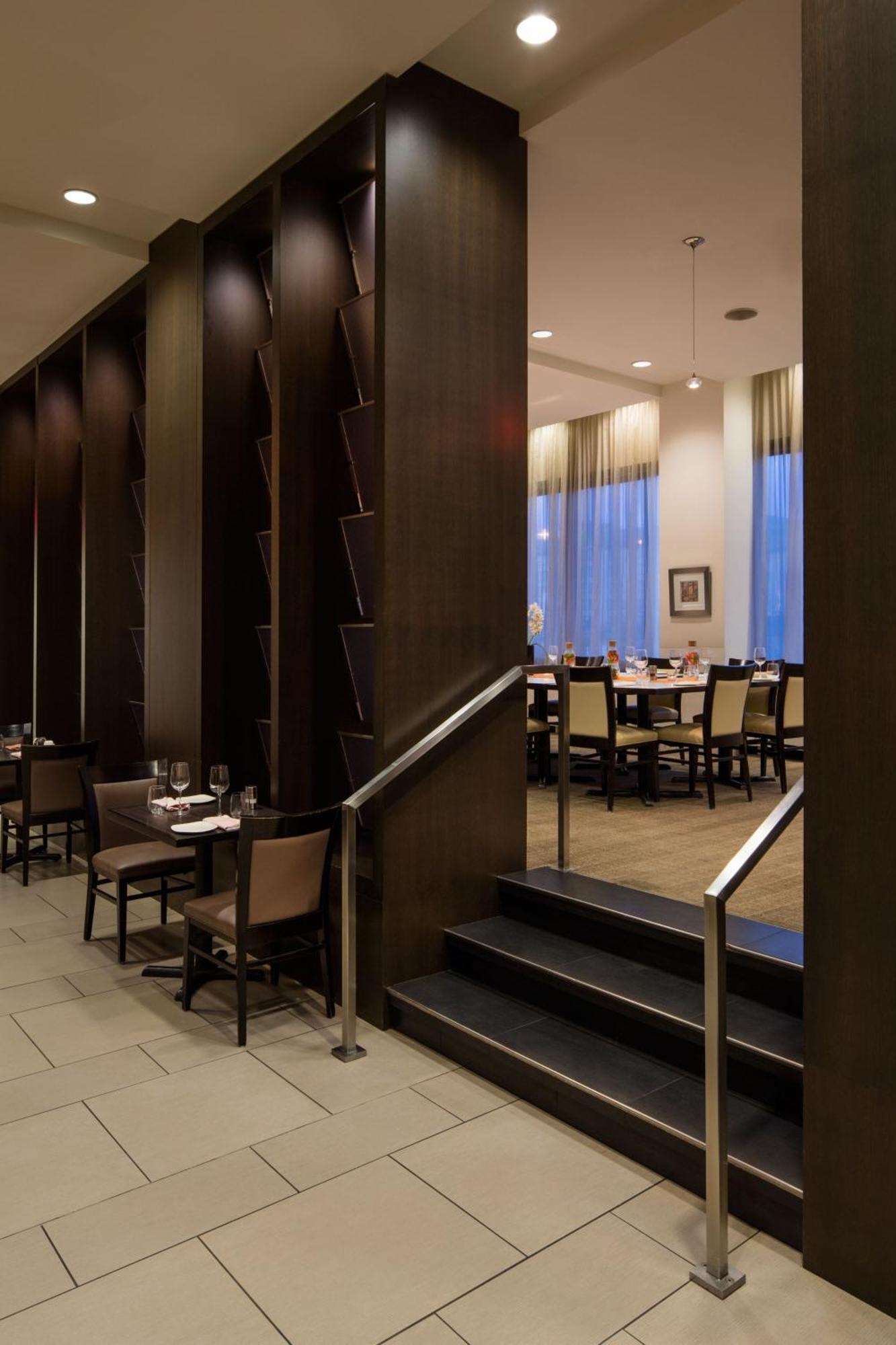 Delta Hotels By Marriott Edmonton South Conference Centre Zewnętrze zdjęcie