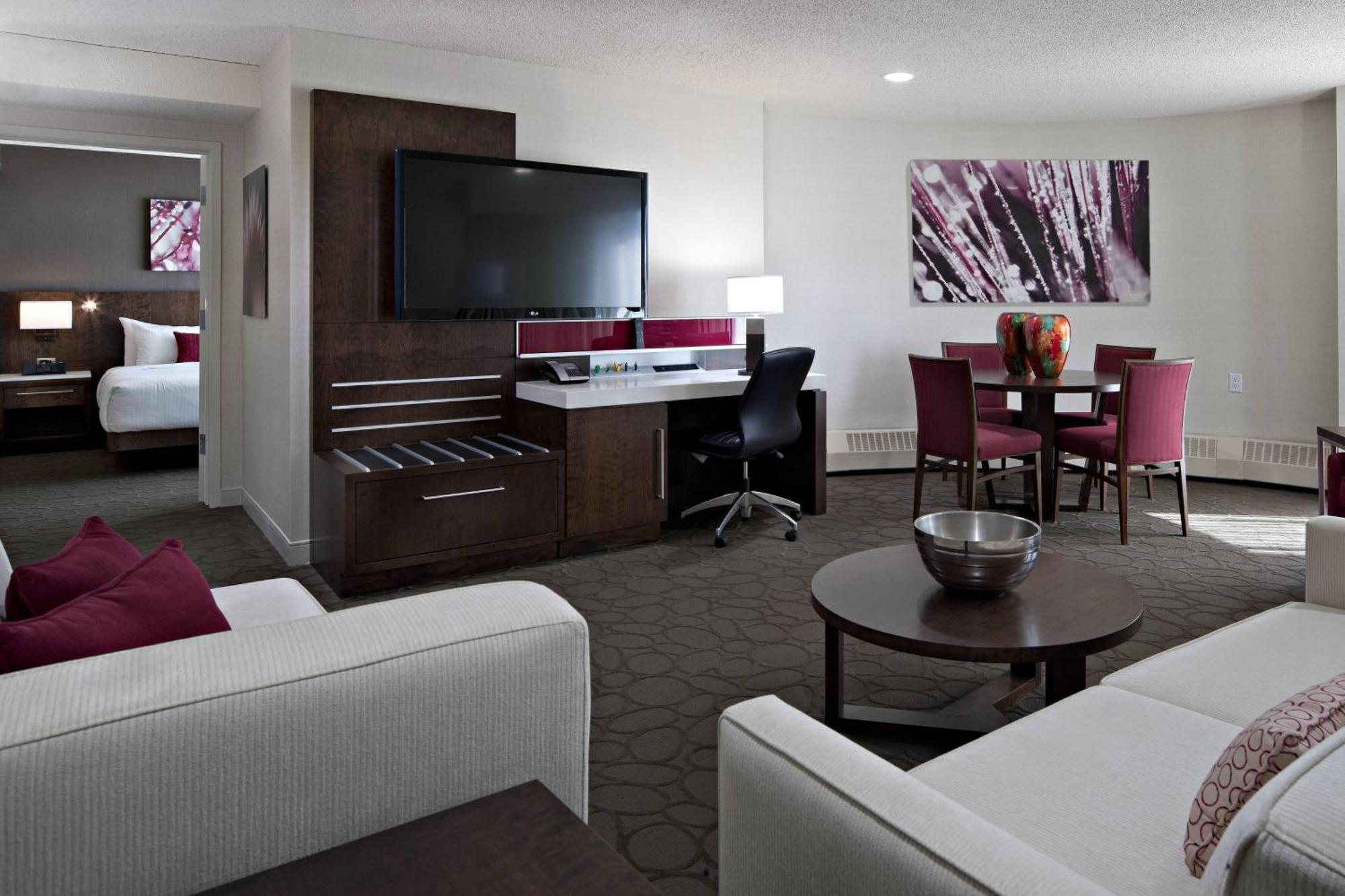 Delta Hotels By Marriott Edmonton South Conference Centre Zewnętrze zdjęcie